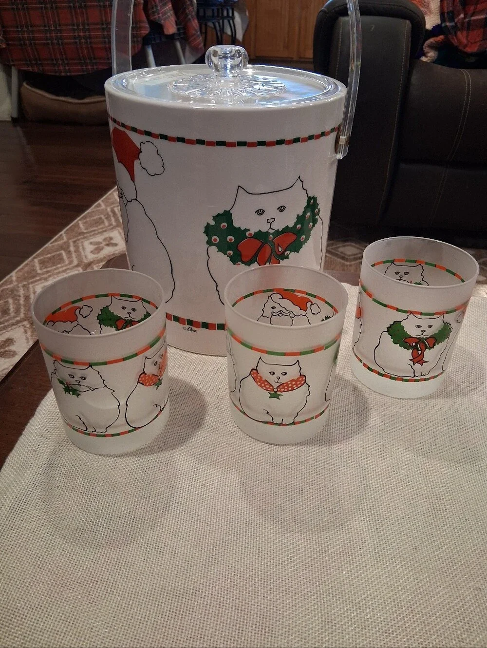 Vintage Holiday Cat Frosted Glass Drink Set
